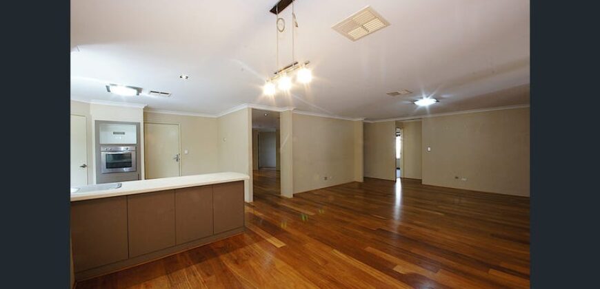 4 AURORA DRIVE ATWELL, WA 6164